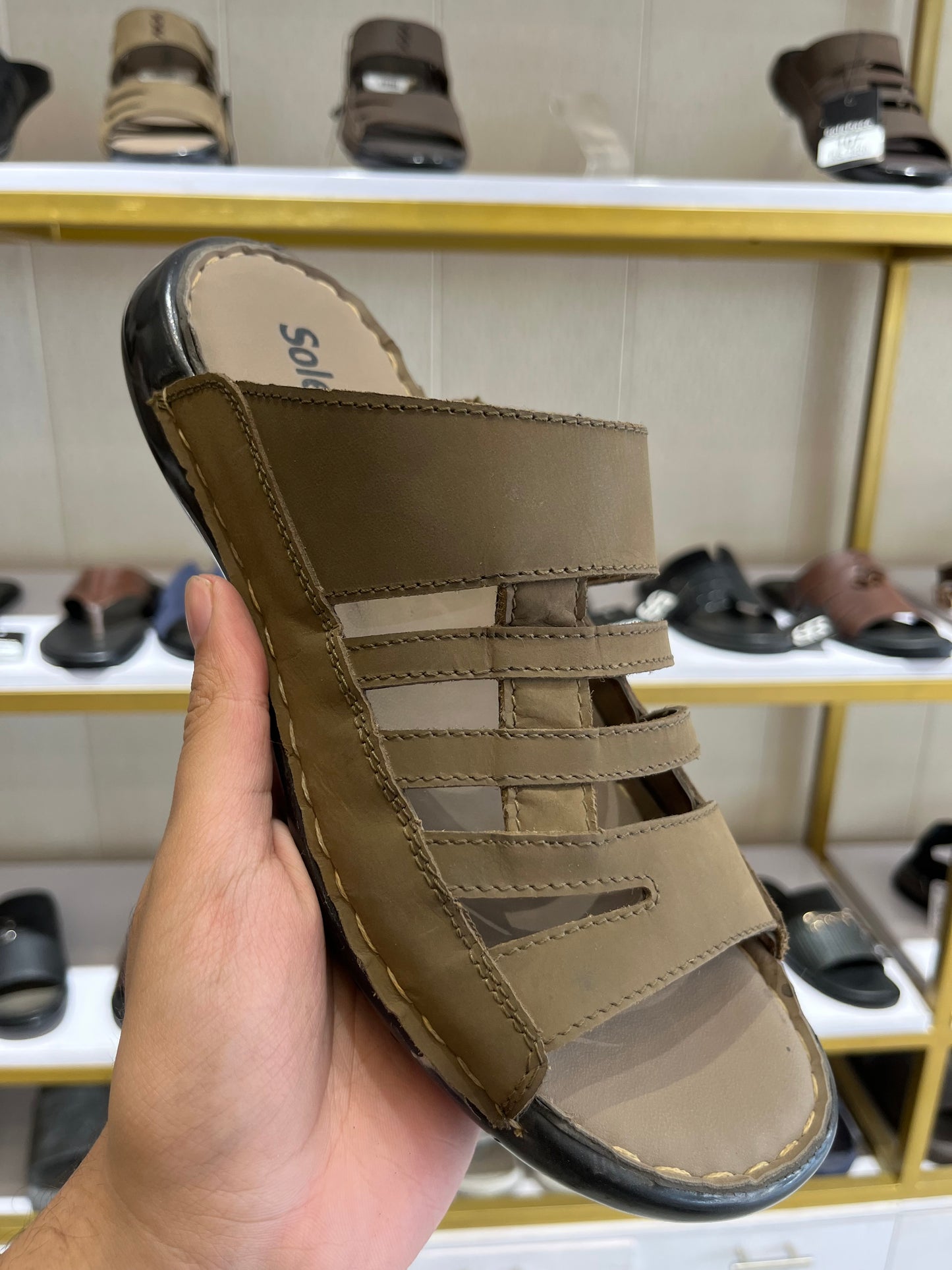 SP 106 Nubuck Slipper