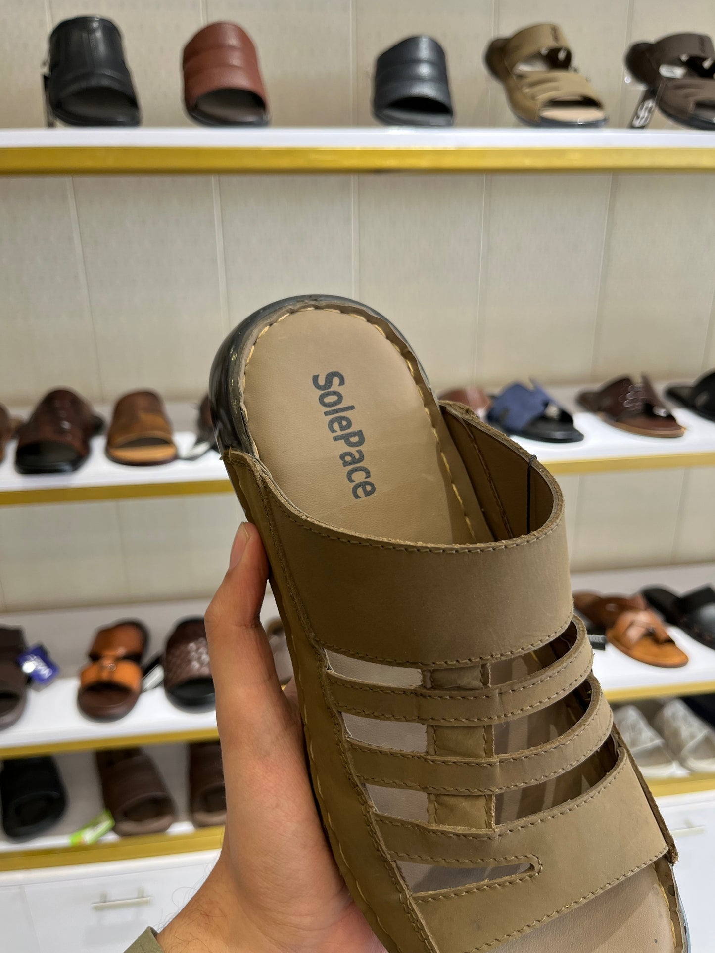 SP 106 Nubuck Slipper