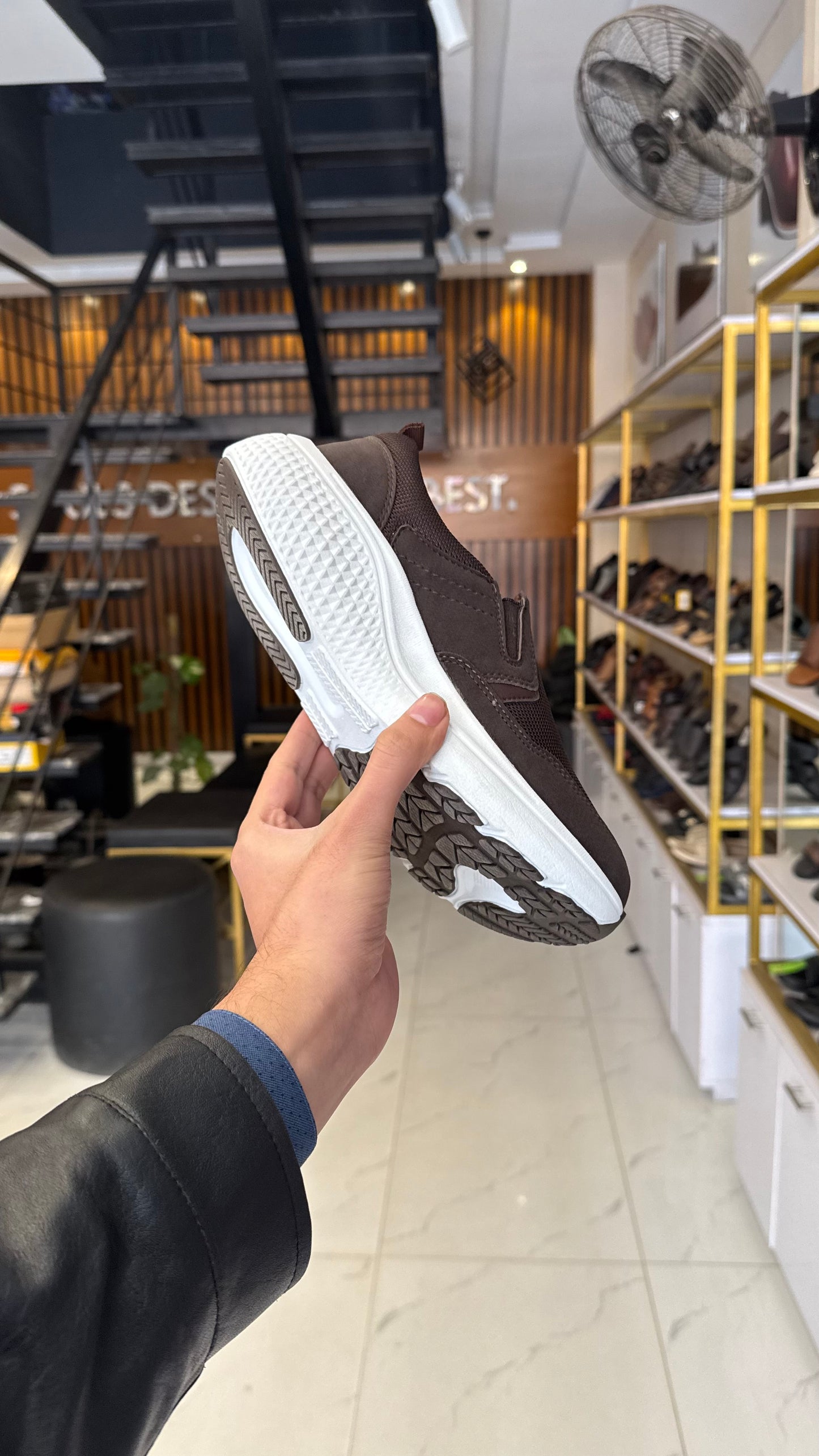 SP 228 ARCH SLIP ON