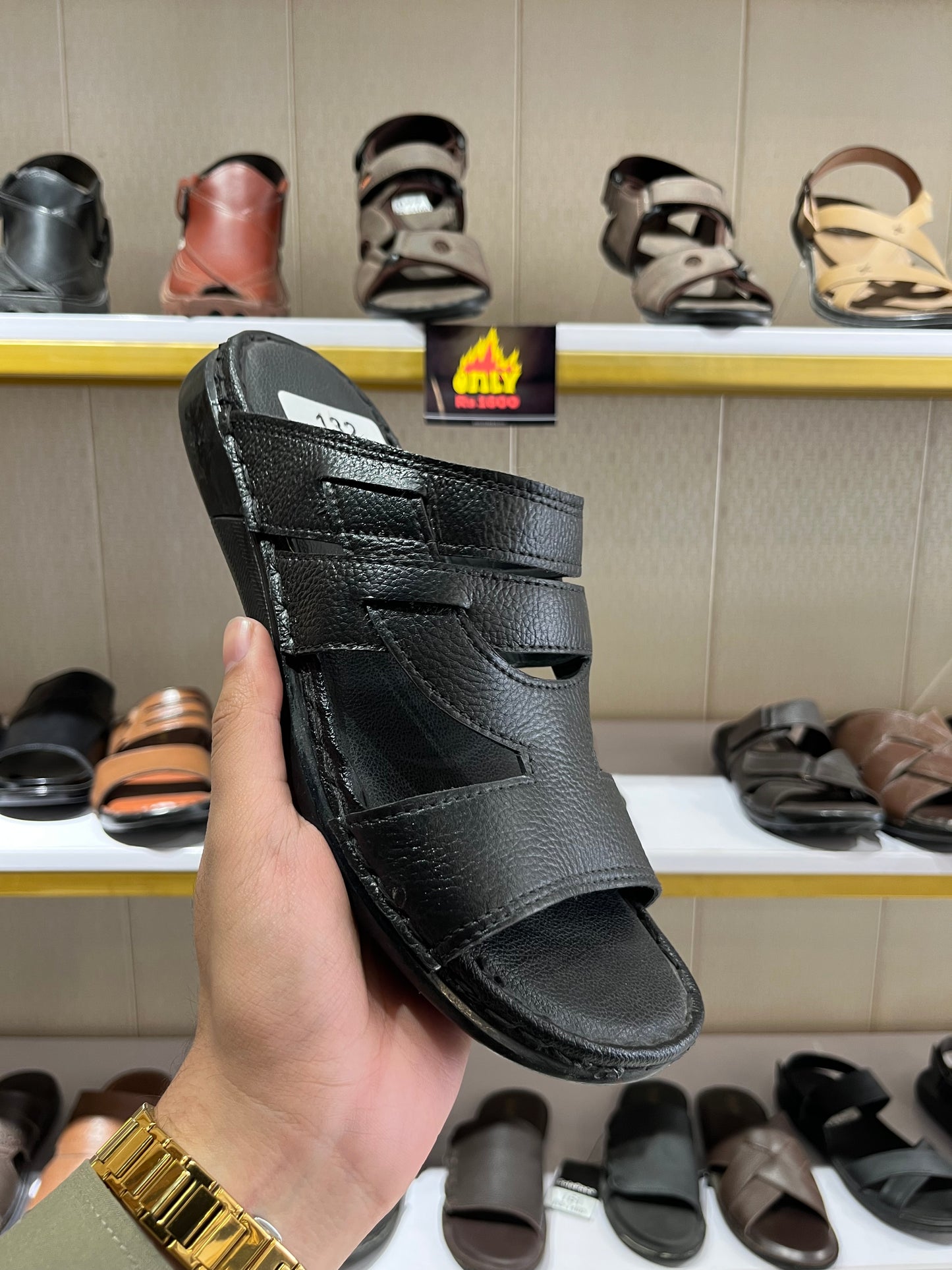 SP 132 Pearl Black